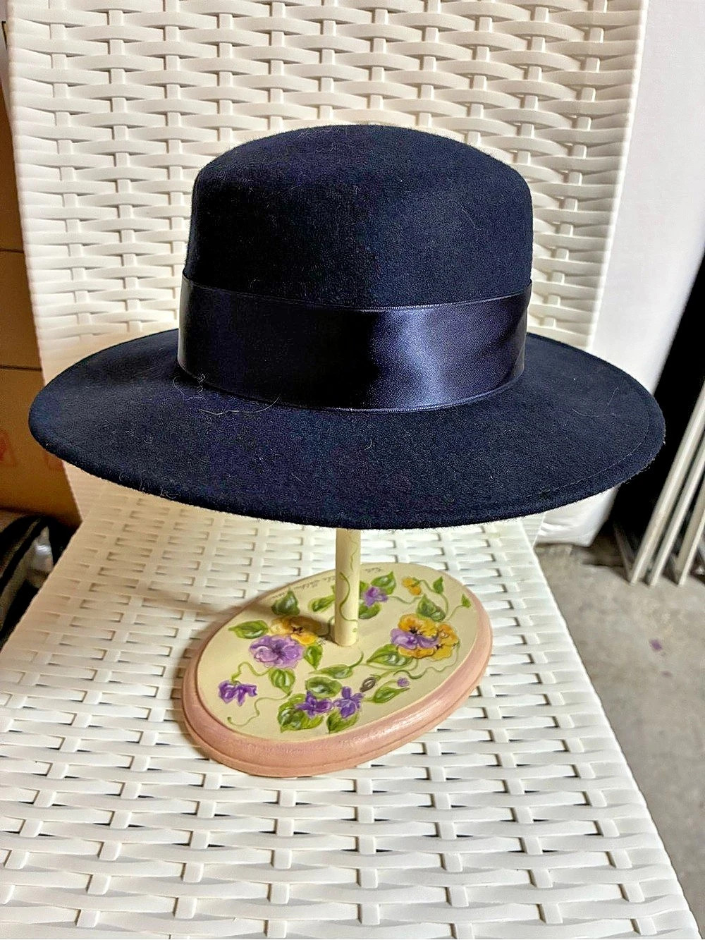 Wool Wide Brim Hat in Blue. Like New